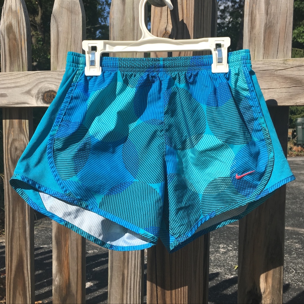 Nike girls L dri-fit athletic shorts