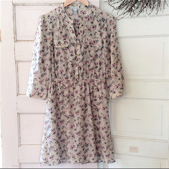 Charlotte Russe Dresses & Skirts - Flowery Dress