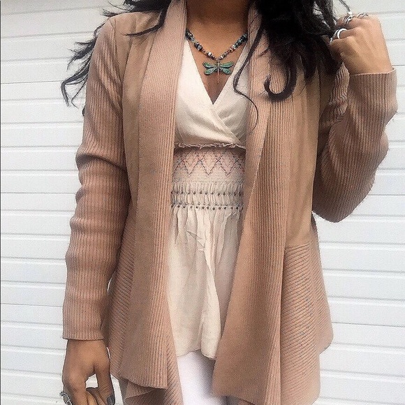 V-neck front smock waist peplum blouse, NEW! - Picture 5 of 5