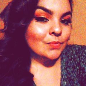 Meet your Posher, Yecenia