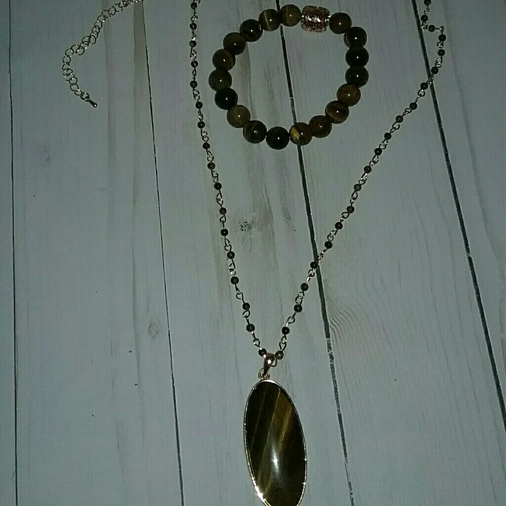 Necklace & bracelet