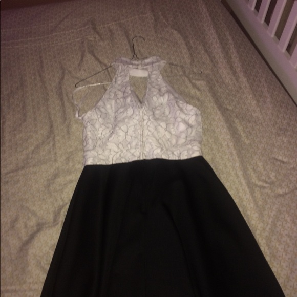 White and black halter dress - Picture 2 of 3