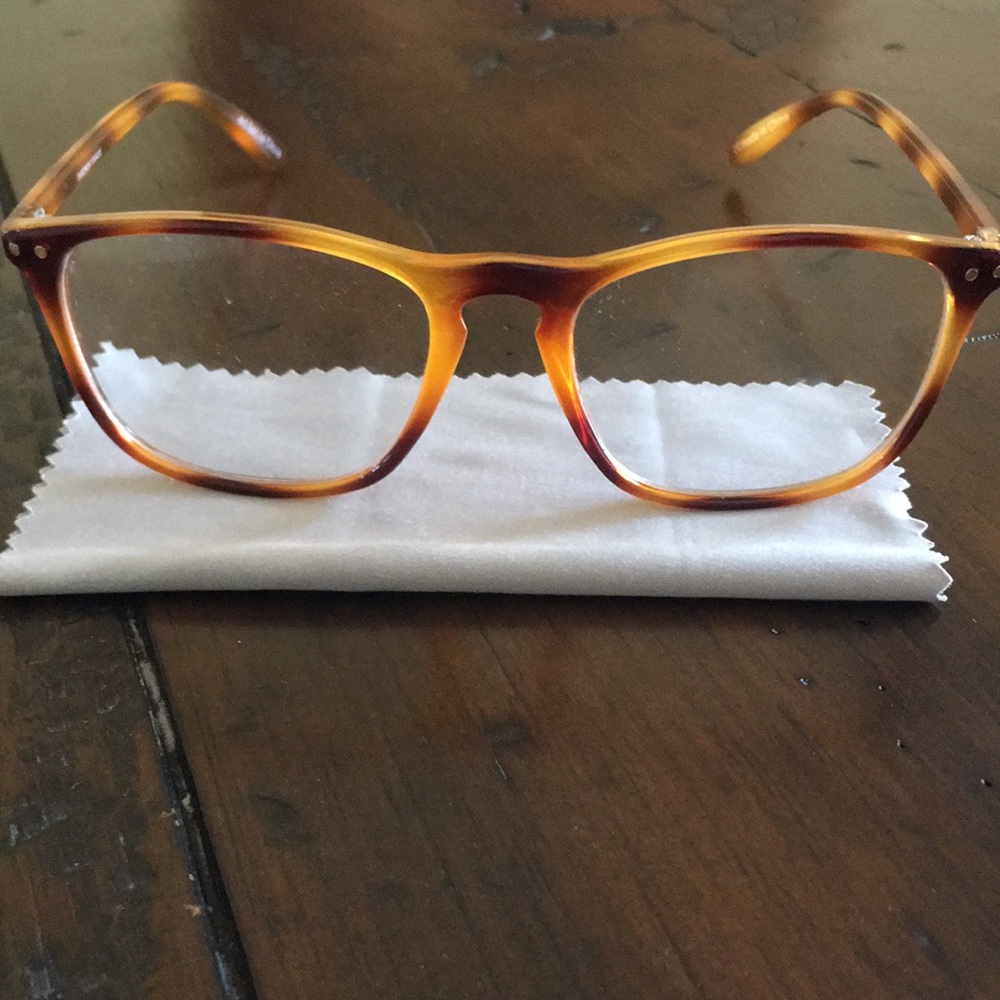 Fashionable Tortoise Shell Glasses