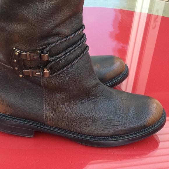 B. Makosky brown leather boots amazing style. - Picture 5 of 8