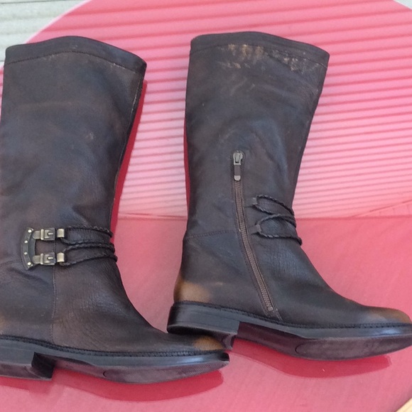 B. Makosky brown leather boots amazing style. - Picture 7 of 8