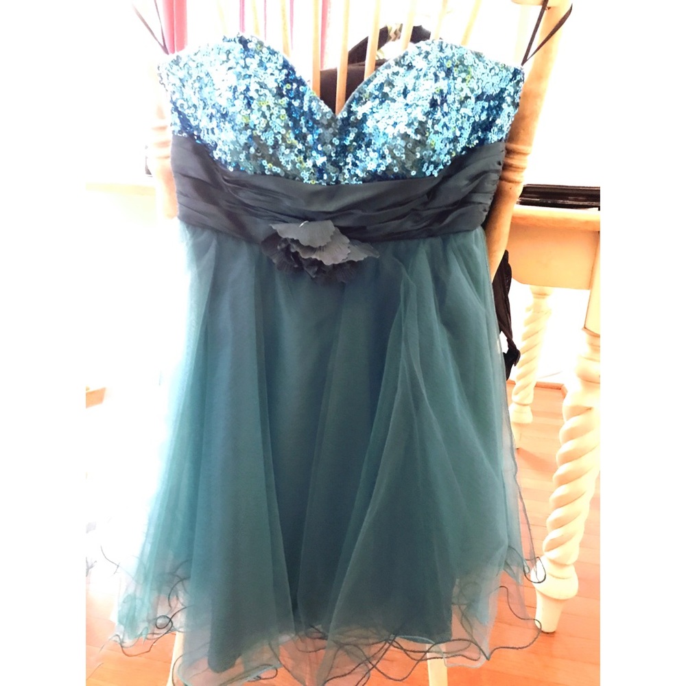 Short Sweetheart Sequined Teal Homecoming Dress