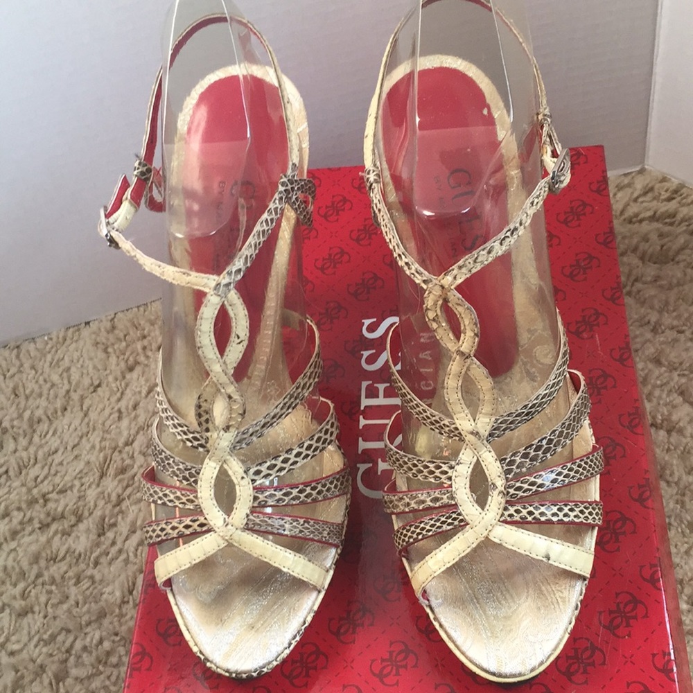 Pre worn GUESS by MARCIANO SNAKE PRINT Heels 🌺