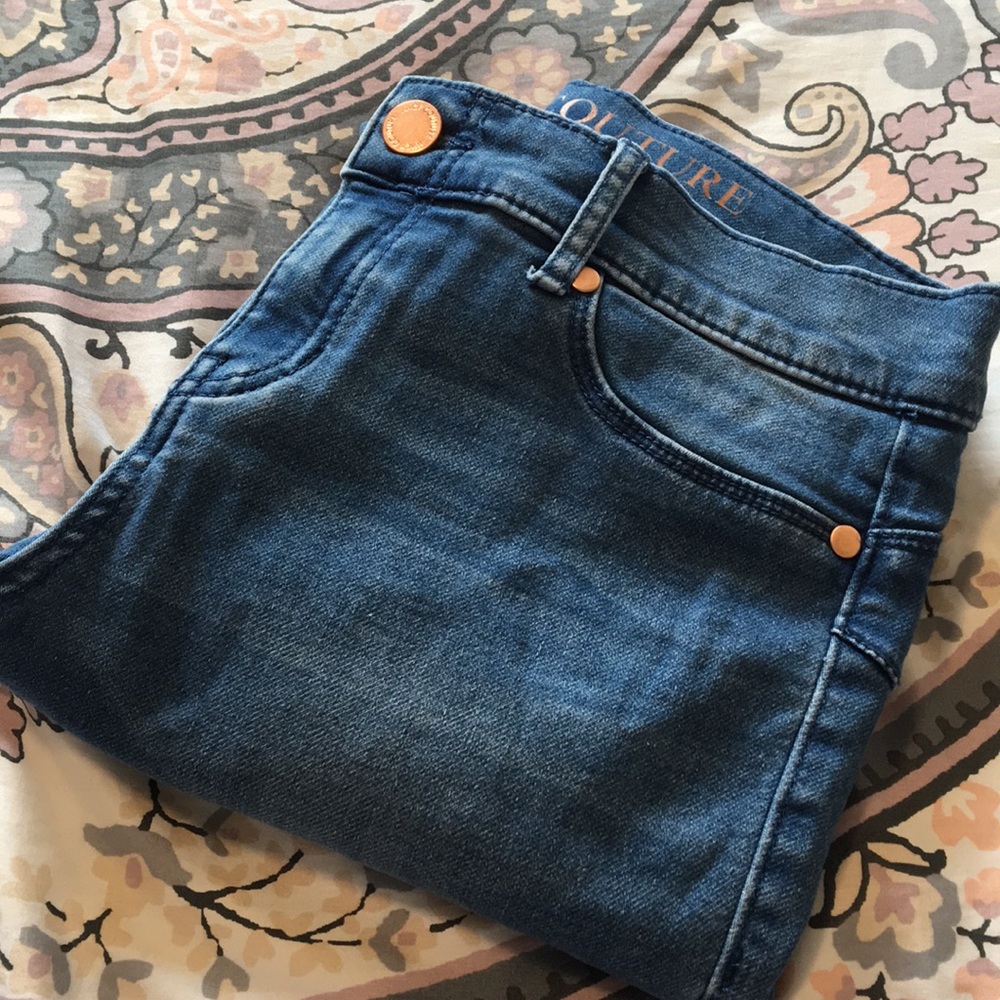 Juicy Couture Cropped Jeans