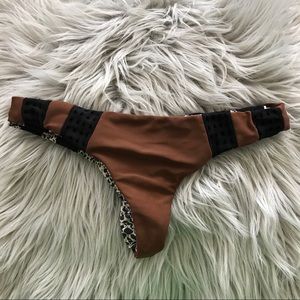 Acacia coconut bottom