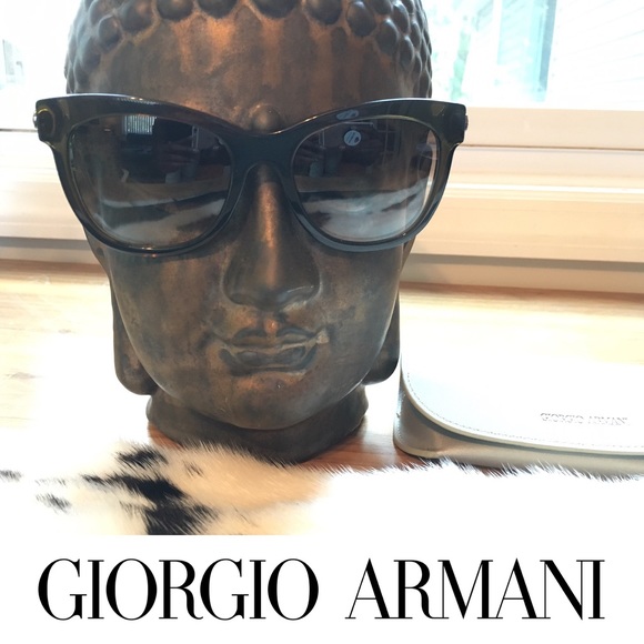 Giorgio Armani Fabulous Sunnies ?FLASH SALE❣️ main image 4
