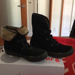 Ahnu black Himalaya Boot