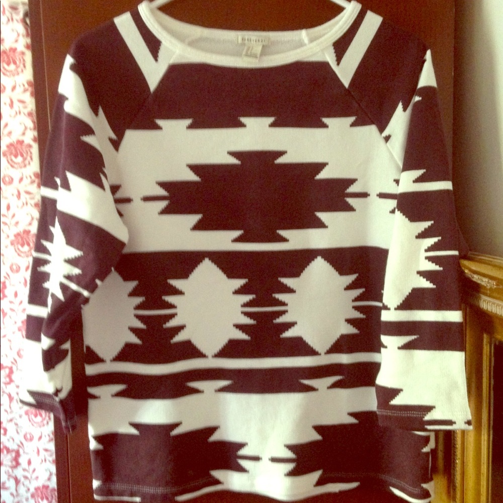 FOREVER 21 Boho Sweatshirt NWT!      Size SMALL