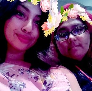 Meet your Posher, Crystal