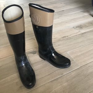 HUNTER BOOTS