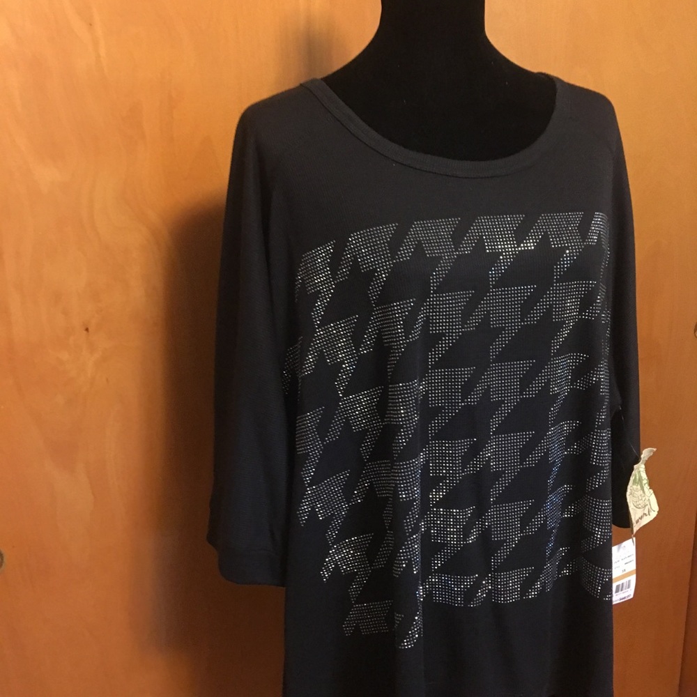 Stunning Black and Silver Knit Top