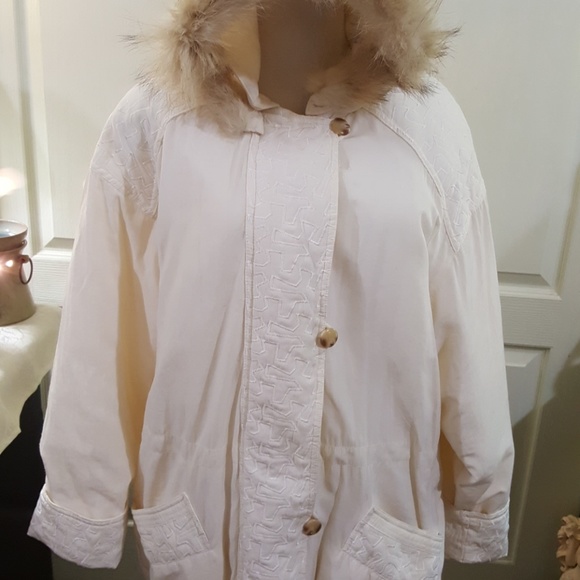 Express Coat w/Hood. Faux Fur is Removable. Med/Lg - Picture 2 of 8