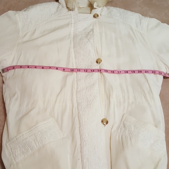 Express Coat w/Hood. Faux Fur is Removable. Med/Lg - Picture 5 of 8