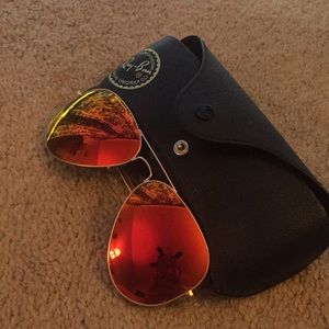 Aviator raybans (orange mirror lens)