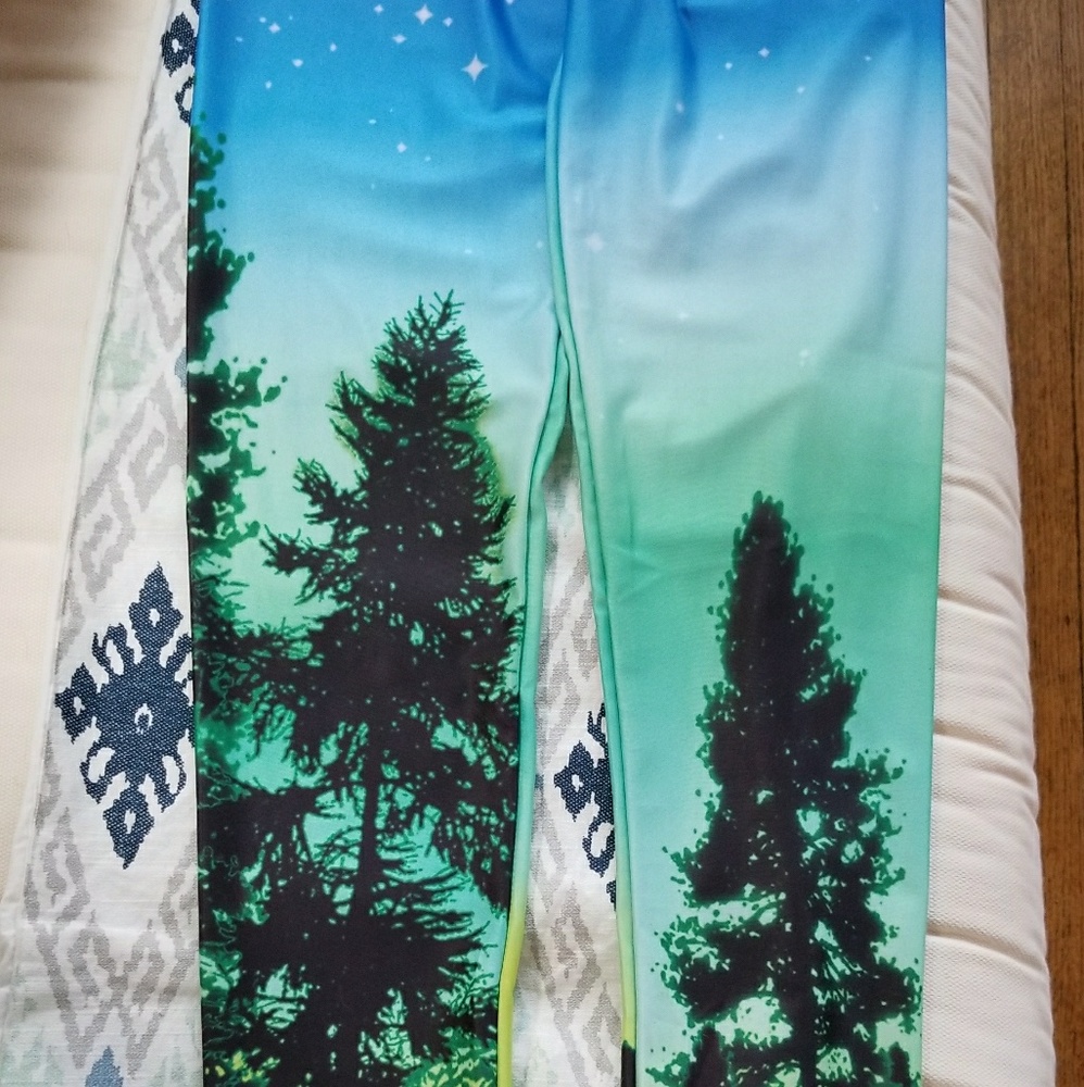 NWT Forest Night Sky Leggings