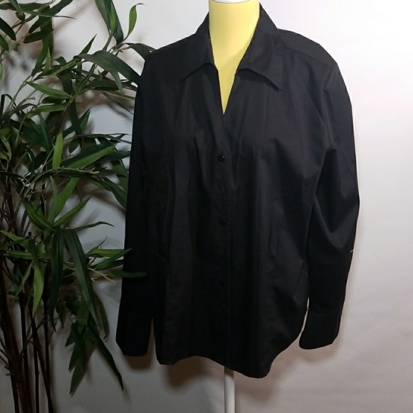 Modern Essentials Black Blouse - Picture 2 of 5