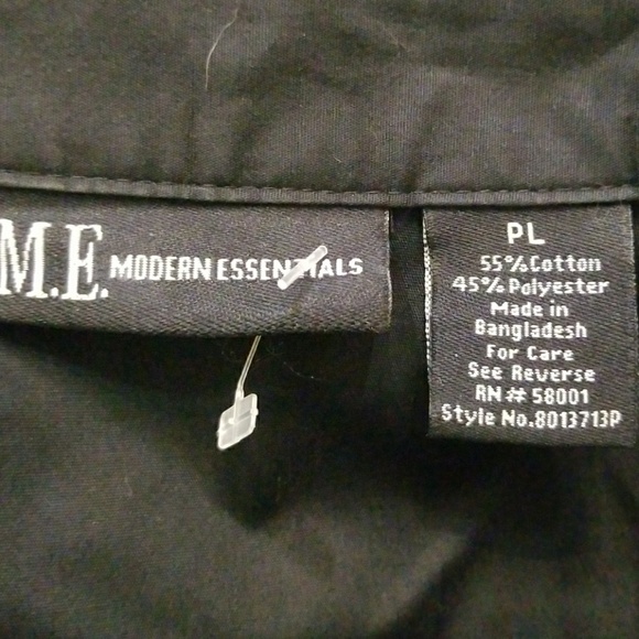 Modern Essentials Black Blouse - Picture 5 of 5