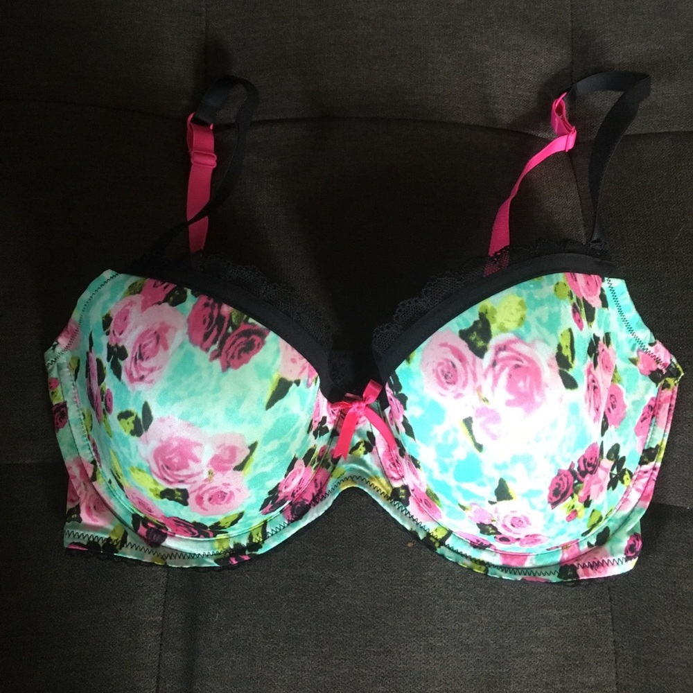 Betsey Johnson 32DD Balconette Bra