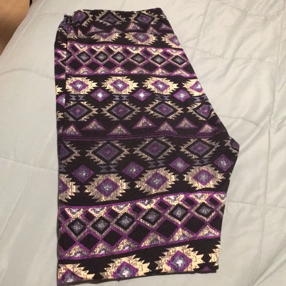 TC LuLaRoe Geometric Pattern Leggings ❤️❤️