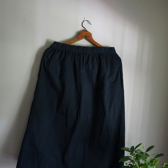 Heavy Midi Skirt - Picture 1 of 4