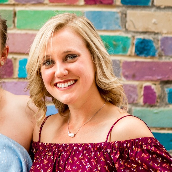 Meet your Posher, Jessica - Picture 1 of 1