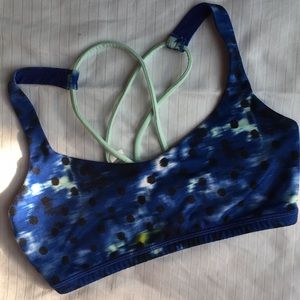 Lululemon free to be sports bra