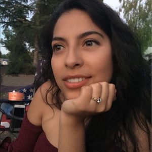 Meet your Posher, Adriana