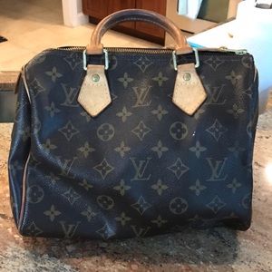 Louis Vuitton Speedy