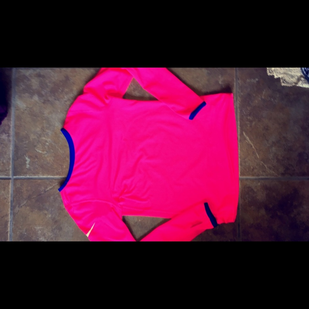 A nike long sleeve shirt