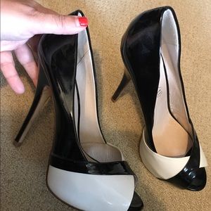 Aldo black & white patent heels