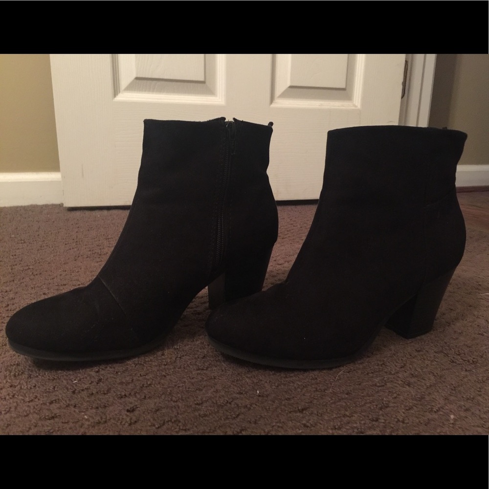Suede black ankle boots in excellent condition