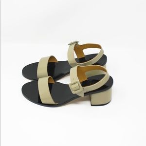 LOQ size 8 sandals