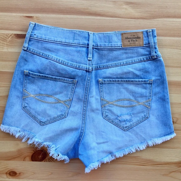 A&F High Rise Short - Picture 2 of 3