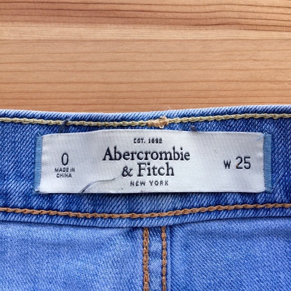 A&F High Rise Short - Picture 3 of 3