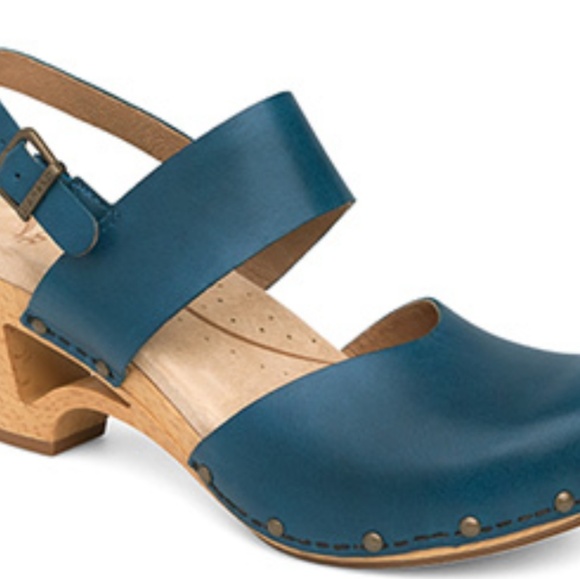 comfortable stylish clogs
