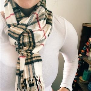 Women's Fall Plaid Scarf