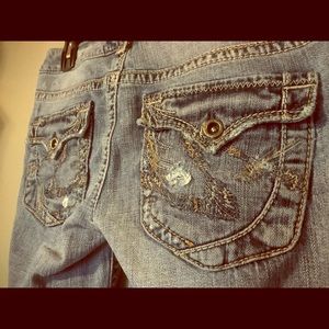 Silver Jeans Pioneer SZ 28x33 1/2. Super low rise