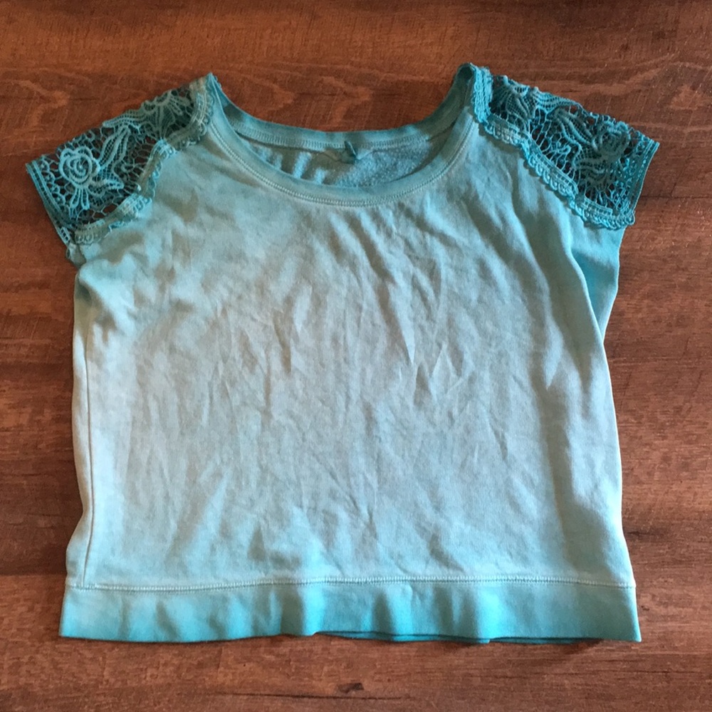 Ombré sweatshirt tee with lace sleeves