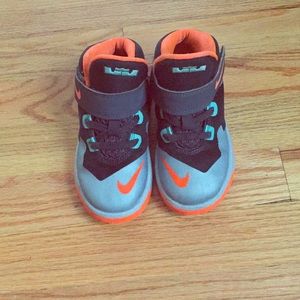 Lebron Toddler Soldiers VIII size 9C