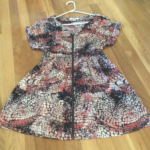 Adorable Fall Dress! - Picture 4 of 4