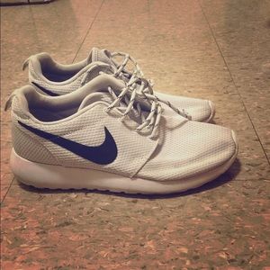 Nike free runs - like new