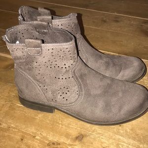 suede boots (hardly worn)