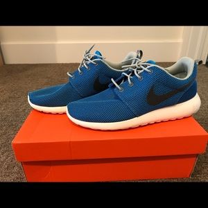 Nike Roshe Run. Royal blue