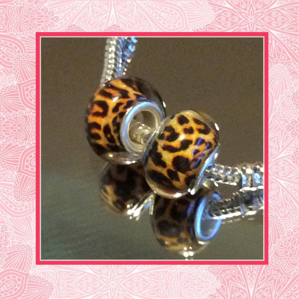 ๐ 2PC ANIMAL PRINT LEOPARD BEAD CHARM GEM DIY LUV - Picture 4 of 8