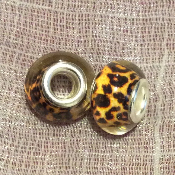 🍒 2PC ANIMAL PRINT LEOPARD BEAD CHARM GEM DIY LUV - Picture 2 of 8