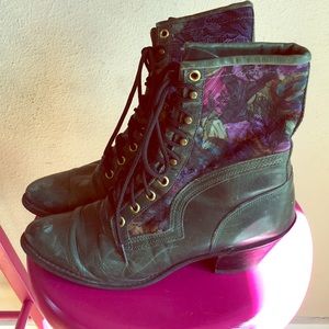 Amazing 1970's Vintage Leather Boots